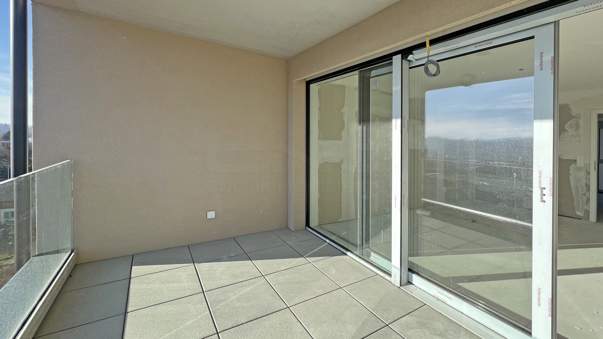Loggia, accès chambre 1 et 2 - Appartement en cours de finition