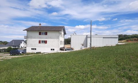 Large 7-room house and two-storey workshop/warehouse of 146 m2