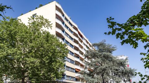 Appartement rénové avec 4 chambres