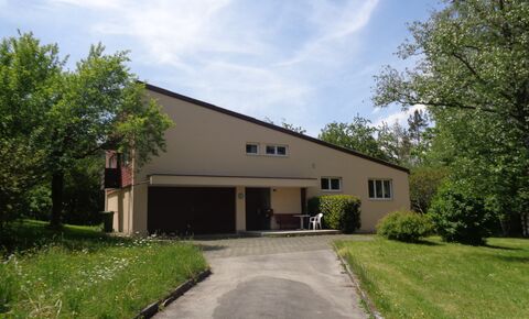 Large house composed of 7 rooms erected on a plot of 2000 m2