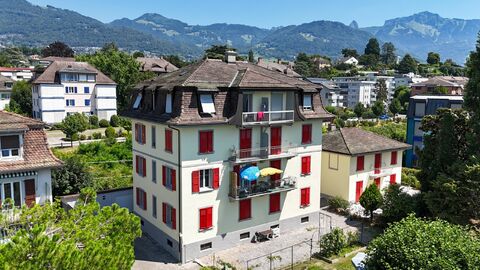 CHARMANT APPARTEMENT TRAVERSANT D'ANGLE DE 3,5 PCES - LIBRE DE SUITE