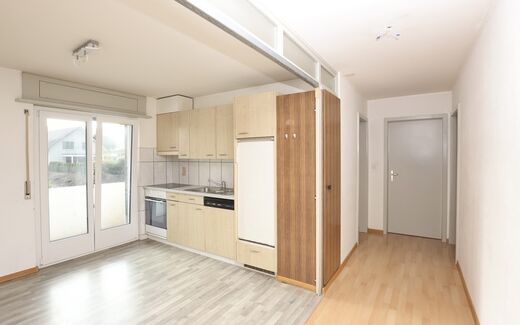 Grand appartement de 5,5 pièces avec ascenseur et balcons.