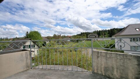 Sanierte 3-Zimmerwohnung mit Balkon und Aussenparkplatz