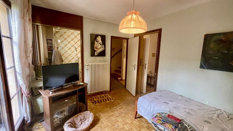 Maison individuelle avec beau potentiel