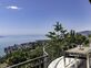 Superbe villa surplombant le lac et
offrant une vue époustouflante