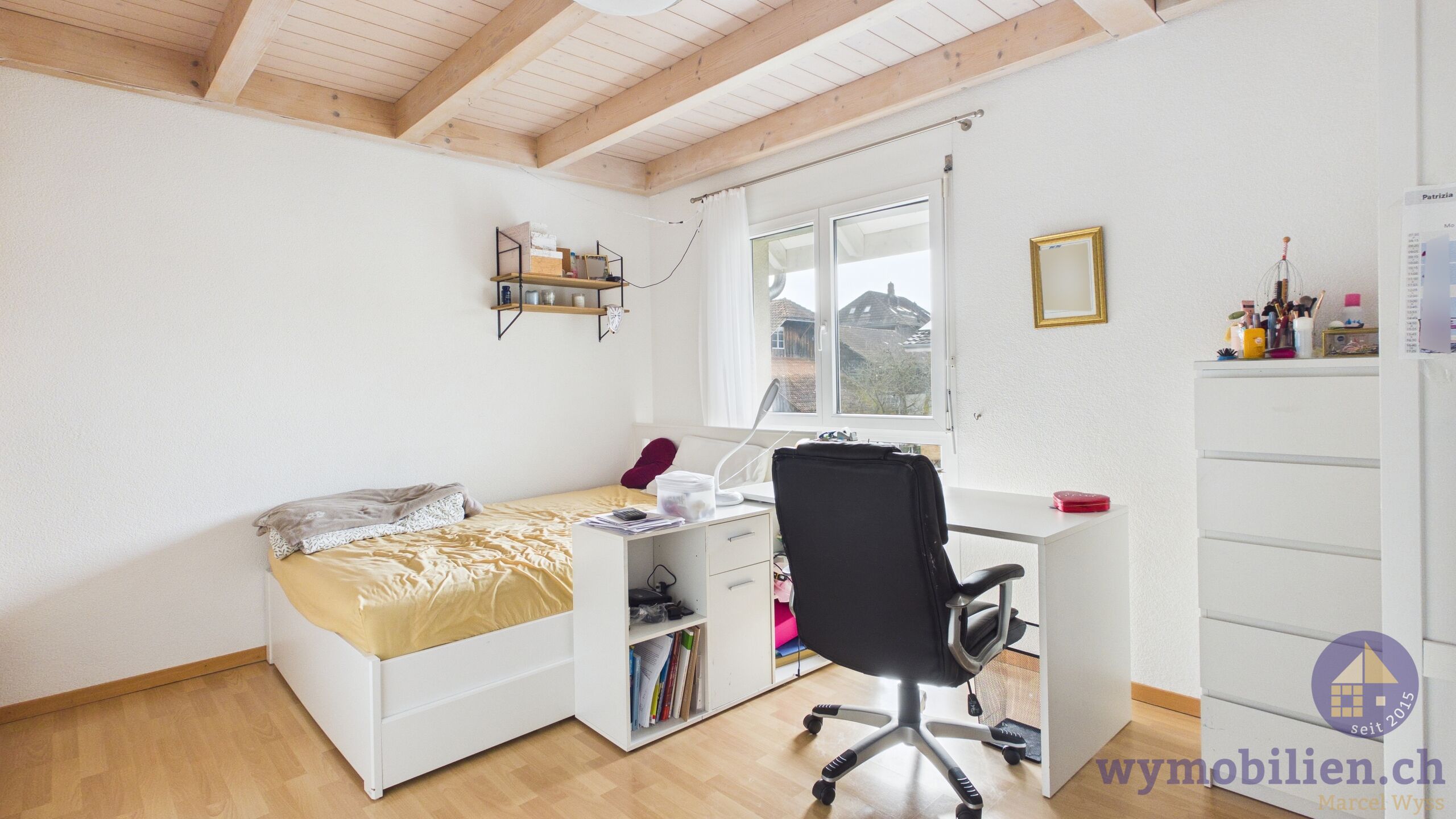 Zimmer OG mit Einbauschrank