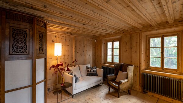 History - Charm - Comfort