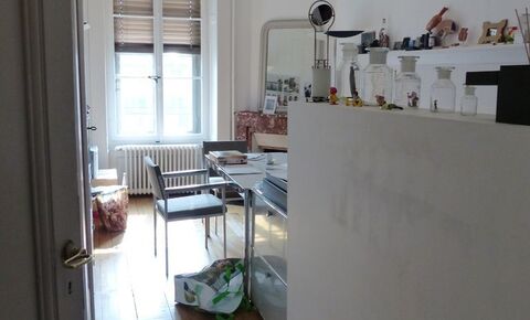 Nice office for rent furnished.