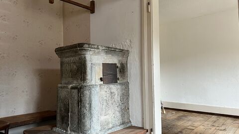 Doppelhaushälfte mit autarkem Heizsystem und schönen Öfen
