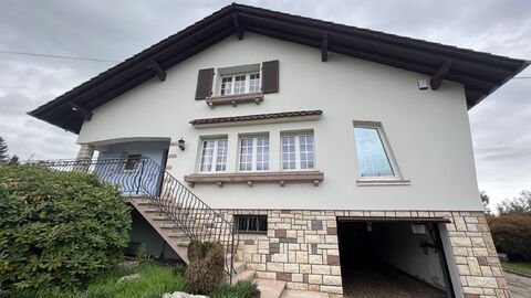 Wunderschönes Haus mit insgesamt 2852m2 Land inkl. Baulandreserve