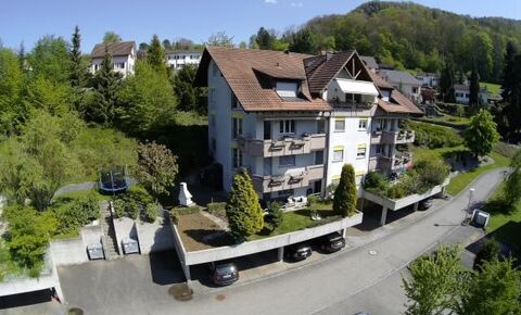 Well-kept duplex apartment with garage and parking space