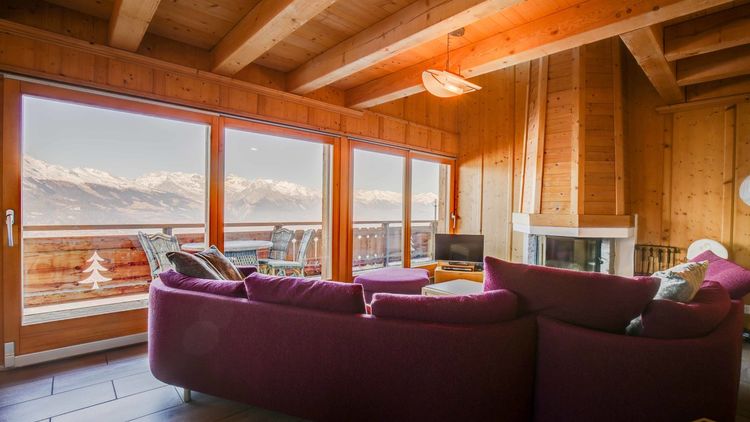 Big and modern chalet, great view, near to the cable car!
