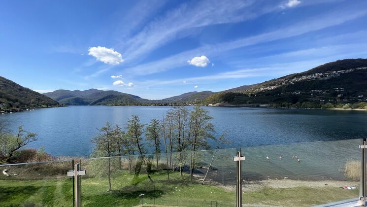 LUGANO-MUZZANO
4 BEDROOM LAKE VIEW PENTHOUSE
PRIVATE ROOF TERRACE