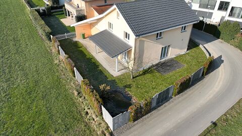 Neuwertiges, modernes Einfamilienhaus an sonniger Lage