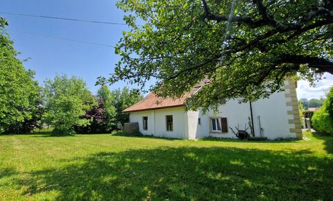 Maison avec beaucoup de charme composée de 5 pièces