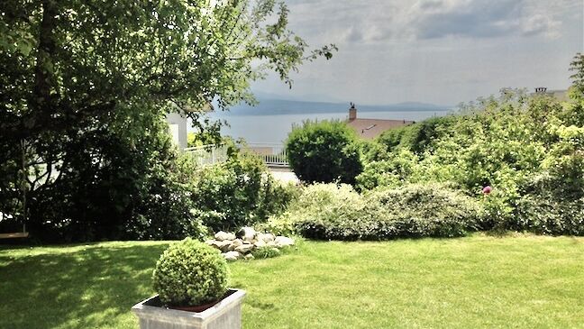 Belle villa rénovée, vue lac , calme & intimité. Poss. agrandissement