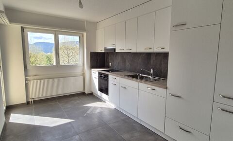 Appartement rénové au 1er étage
Avec ascenseur