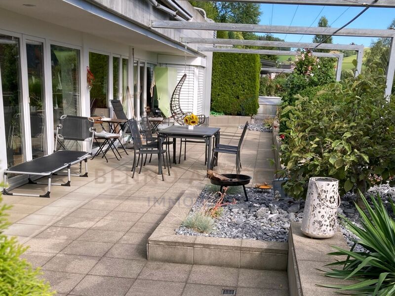 Wunderschöne Terrassenwohnung im Grünen, 5½-Zimmer