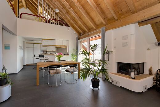 4.5- Zimmer Wohnung mit grosser Galerie und schöner Aussicht