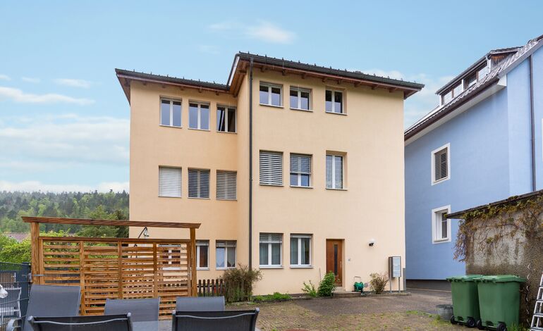 Immeuble de rendement de 3 appartements au coeur du village