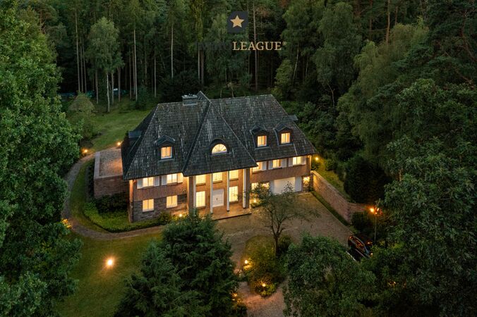 Die Architektenvilla überzeugt mit Grosszügigkeit und Qualität.