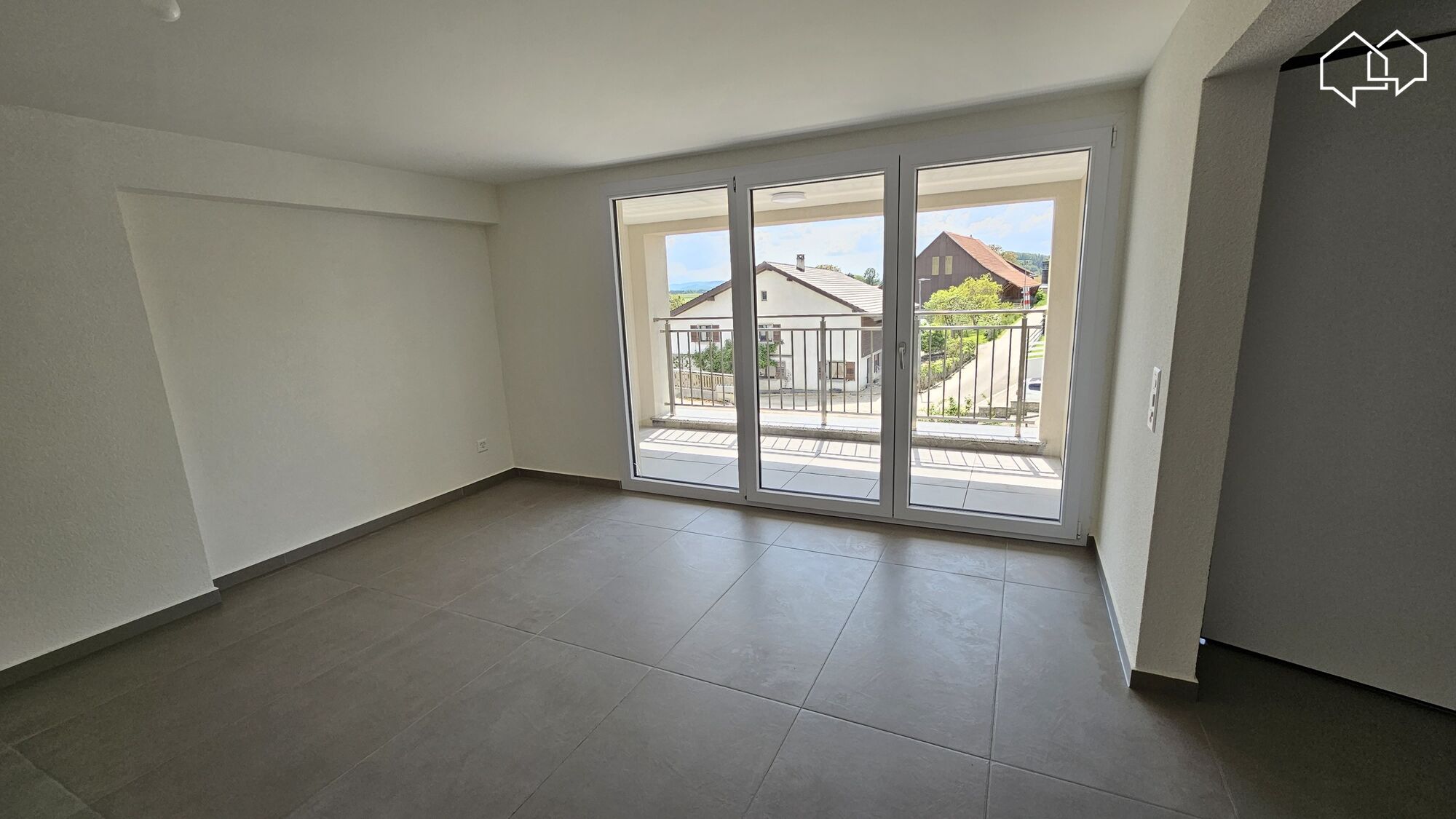 3.5 pièces 1er étage (immeuble rénové)