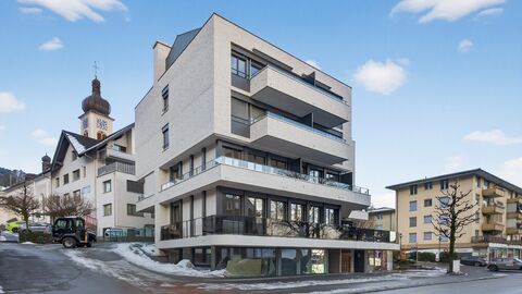 Erstvermietung: 2.5-Zimmer-Wohnung mit 2 Balkonen & Seeblick