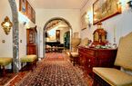 Stately villa in panoramic position and with much privacy