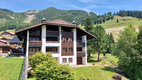 grosszügige 4.5 Zimmer-Wohnung, nähe Sessellift, vollständig möbliert