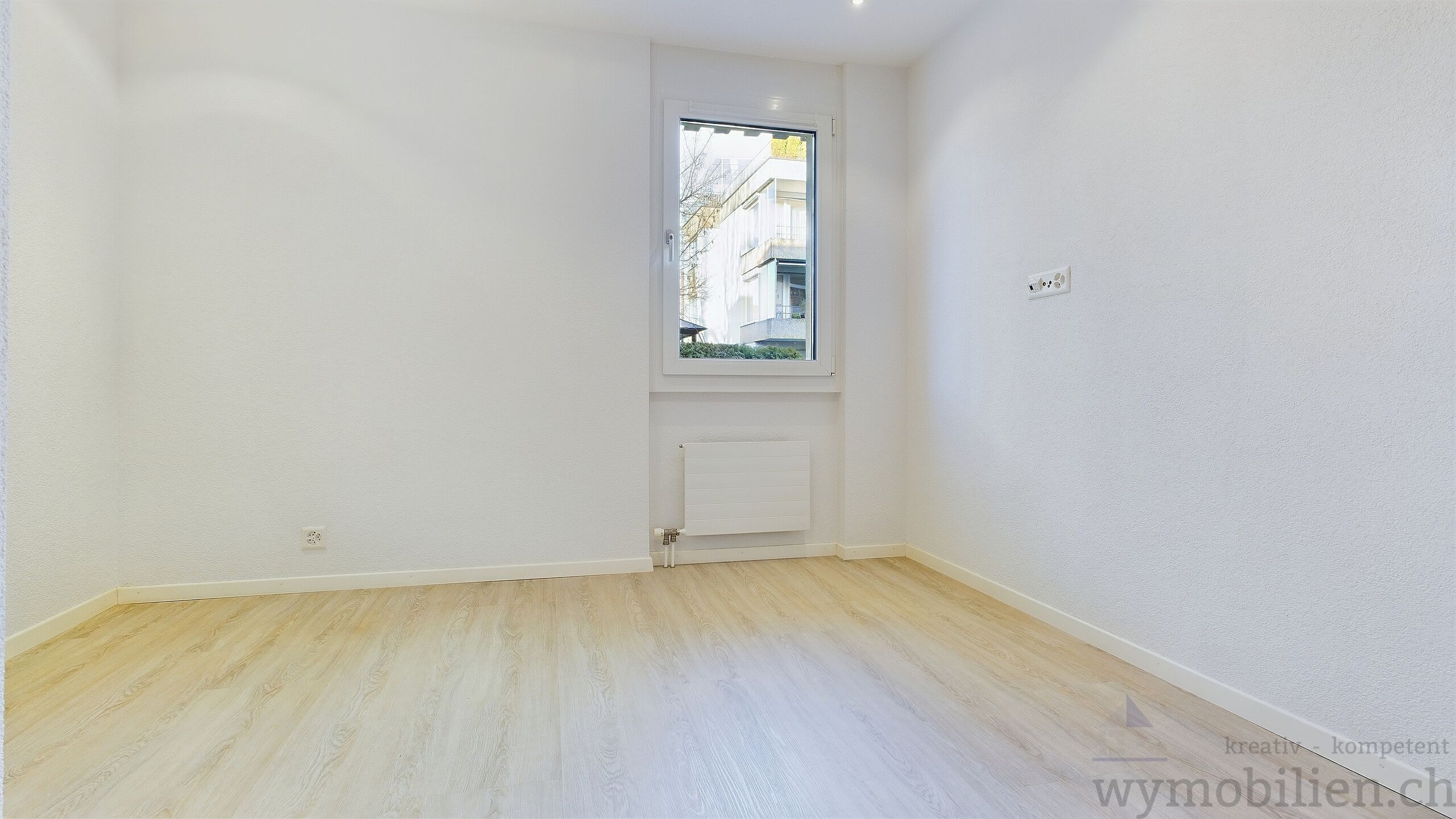 offenes Zimmer/Büro 