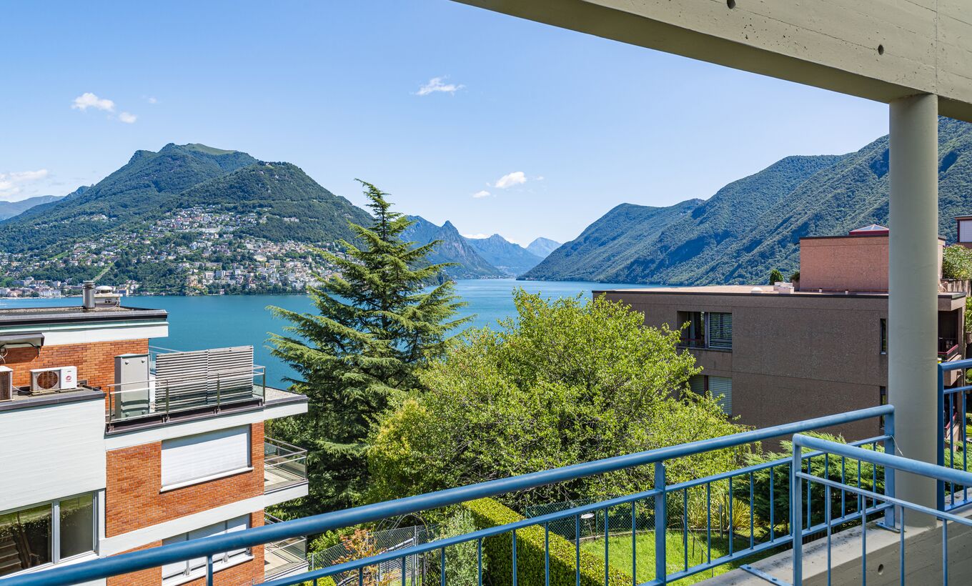 San Salvatore Residence: 4.5-room triplex with garden