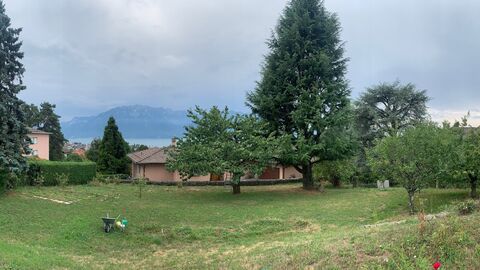 VILLA INDIVIDUELLE DE 6,5 PIÈCES AVEC GRAND JARDIN ET VUE LAC