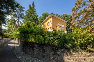 Luxury property near city centre