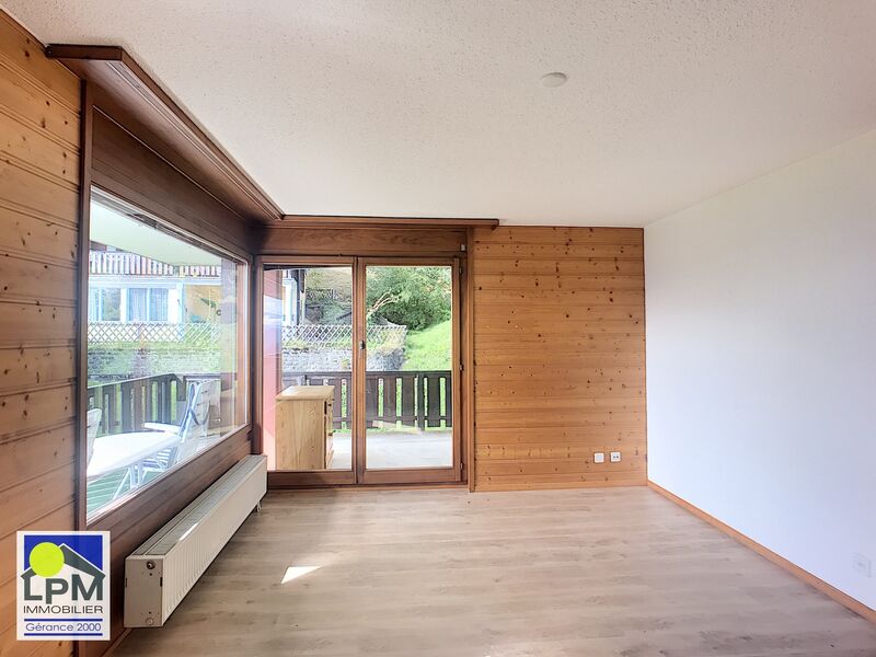Beautiful 2 bedroom apartment well located, quiet, close to public tra