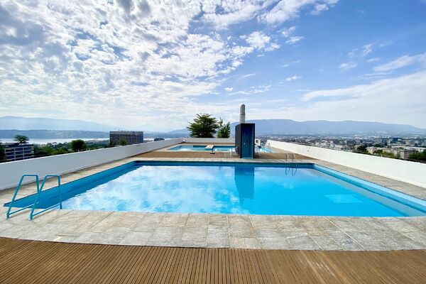 Exceptional apartment with panoramic view near UNO