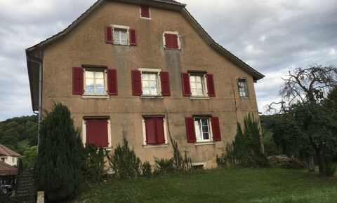Large house composed of two spacious apartments