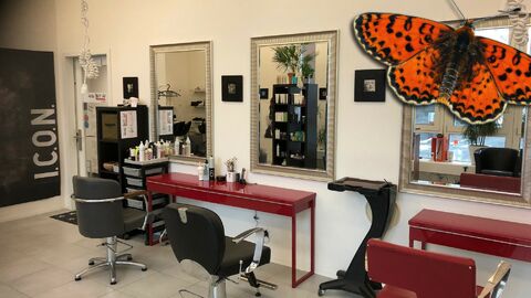 SURFACE COMMERCIALE - Actuellement salon de coiffure
de 66 m²