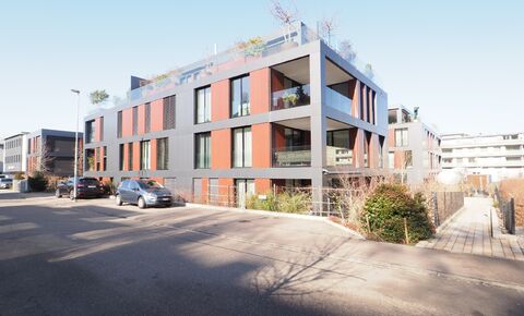 Top modern apartment including parking space in a preferred residentia