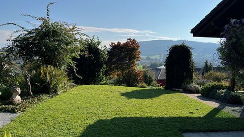 Unverbaubare Aussicht, Ruhe und Privatsphäre
7 ½ Zi-EFH in Reinach AG