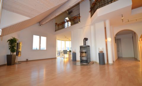 6 Zimmer Dach-Maisonette mit Galerie und mediterranem Wellnessbereich