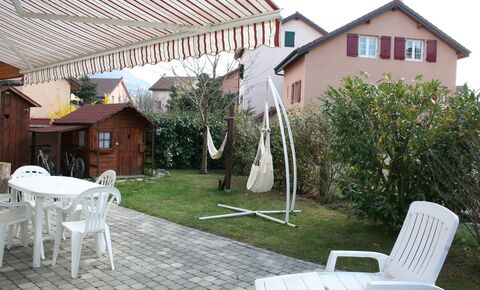 Townhouse - 3 bedrooms + office
Secured residence woth swmming pool