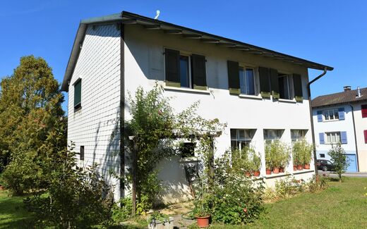 Family house very well located in a residential area.