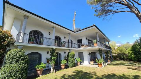 Villa CH-6942 Savosa