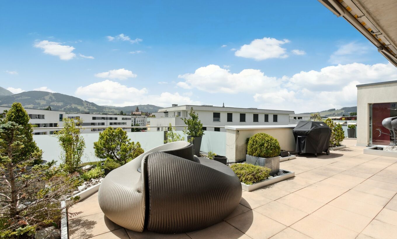 A nest of comfort overlooking the city