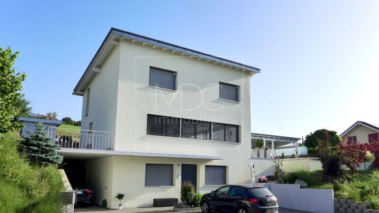EXCLUSIVITE Villa avec piscine au centre de Cottens