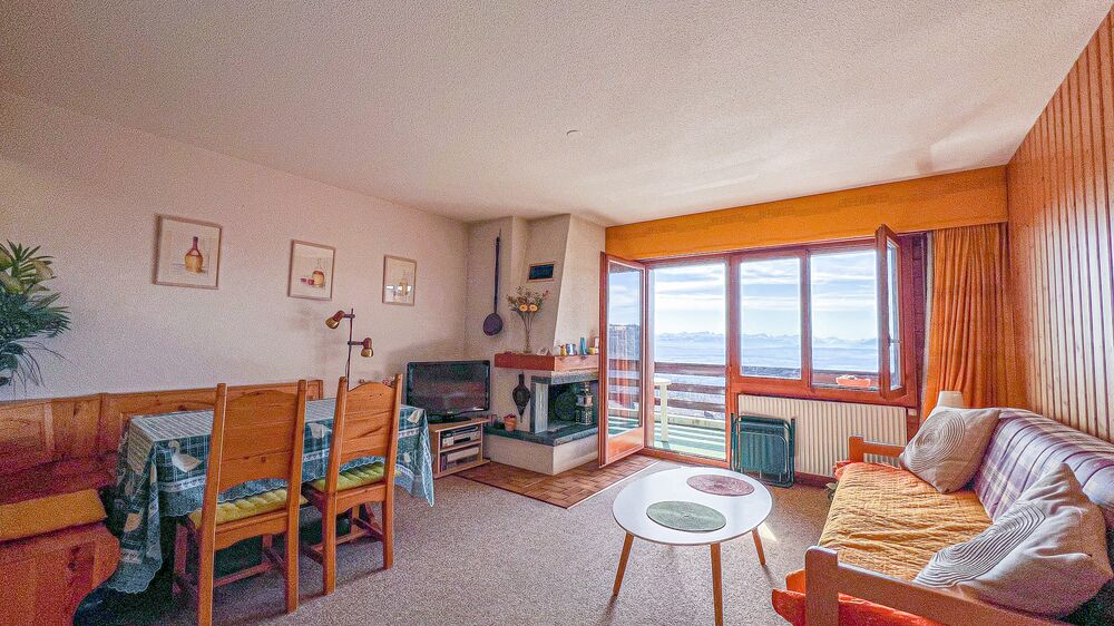 Séjour avec accès au balcon