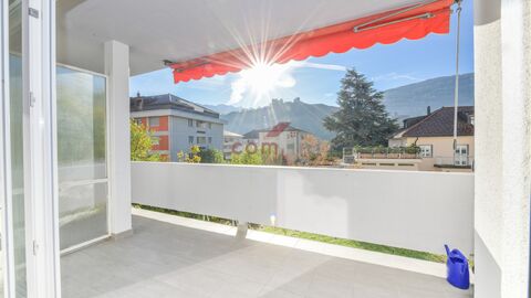 SION, 3,5 pièces au 1er étage
vue imprenable sur les châteaux