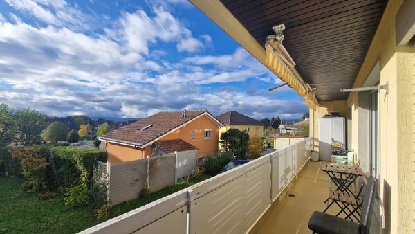 3.5 room apartment with spacious balcony and view!