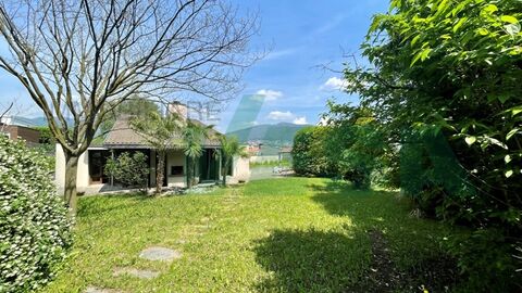 Spaziosa villa unifamiliare molto soleggiata, con grande terreno