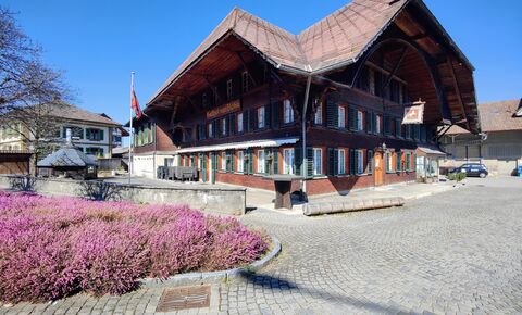 Restaurant, Saal, Kegelbahn, Potenzial für Zimmer!